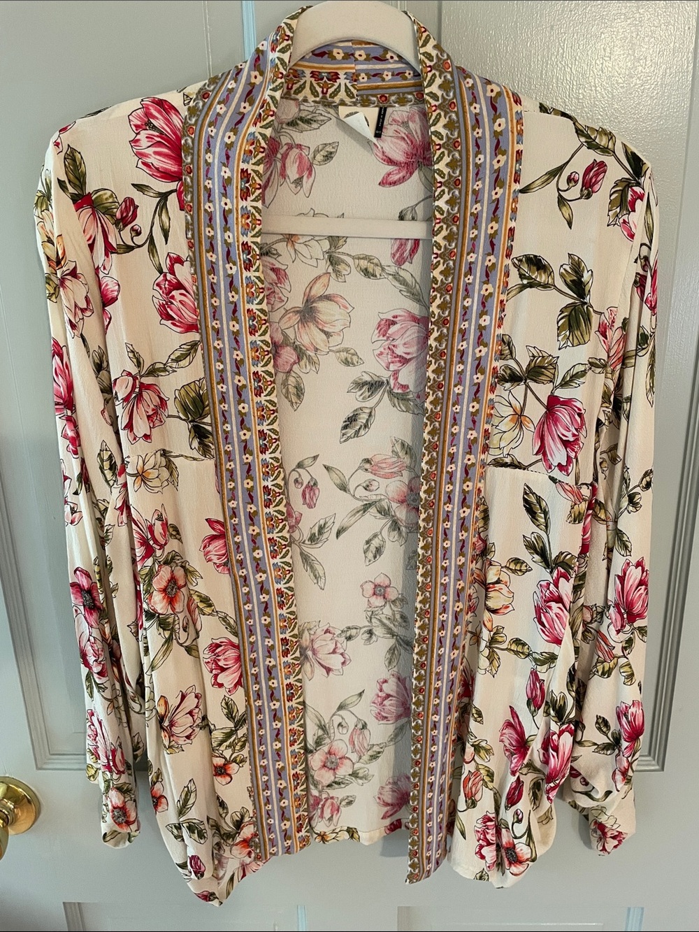 Akemi + Kin Floral Kimono Top in Cream with Pink Blooms
